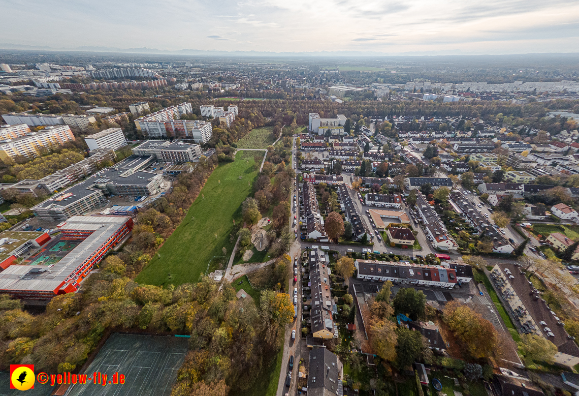 03.11.2022 -  Ostparksee mit Umgebung in Neuperlach